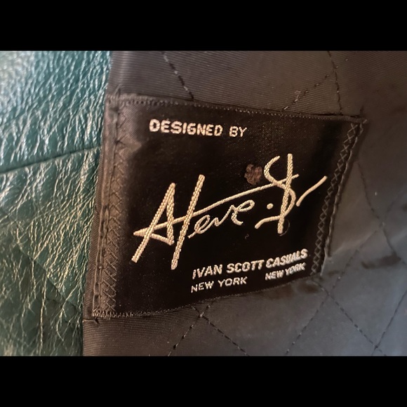 Leather coat- designer- Forrest green - Picture 3 of 7